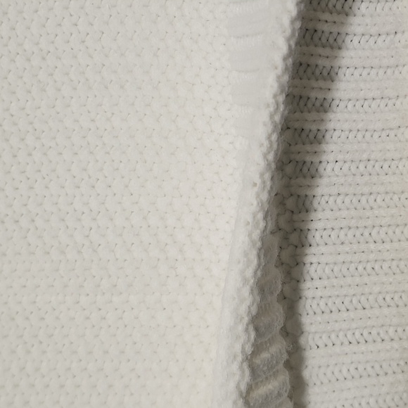 Sweater - Picture 4 of 4